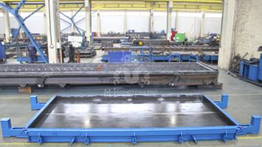 Переналаживаемая металлоформа для стеновых панелей