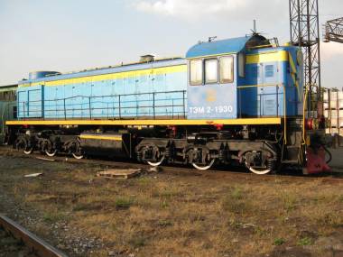 Полувагоны и тепловозы ТЭМ-2