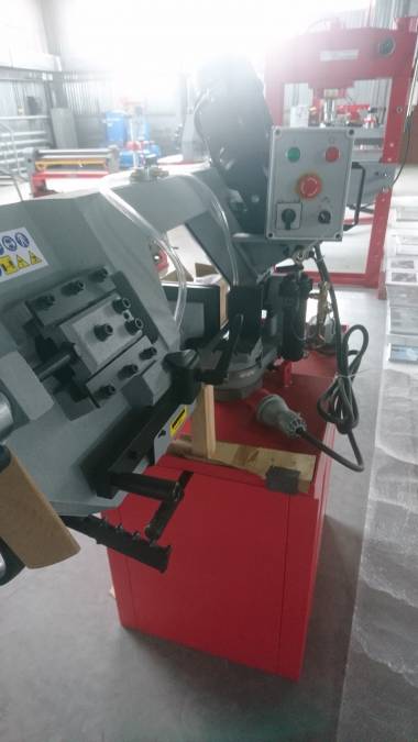 Ленточнопильный станок BS275TOP_400V, новый, продадим
