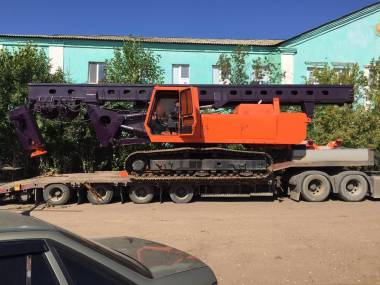 Сваебойно-буровая установка на базе ЕК-270