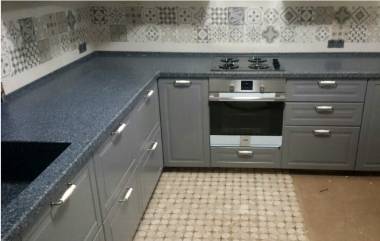 Столешница из искусственного (акрилового) камня.