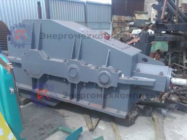 Продам со склада новый редуктор КЦ2-1300-40-41 (стальной сварной корпус)