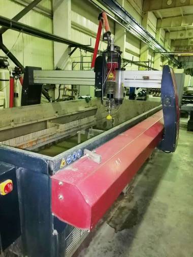 OMAX MAXIEM 1530 WATERJETS УСТАНОВКА ГИДРОАБРАЗИВНОЙ РЕЗКИ Б/У