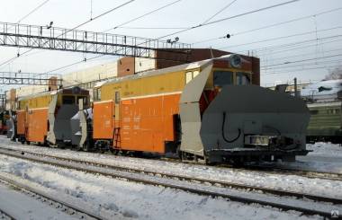 Продаем снегоочиститель двухпутный, плужный СДП-М2