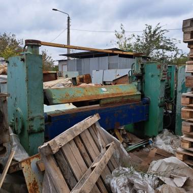 Продается б/у машина листогибочная с поворотной гибочной балкой И2116 – 4Х2000
