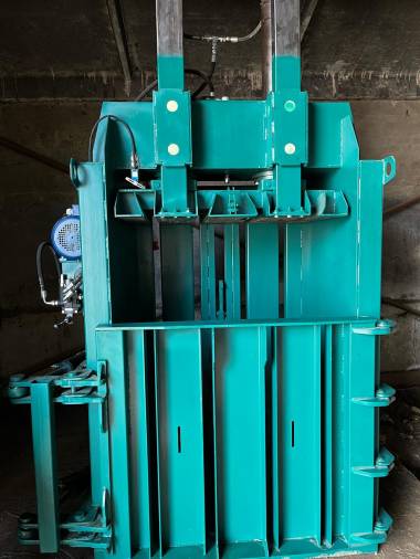 Пресс-пакетировщик вертикальный Кубер-30В с гидрозамком