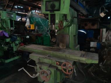 Вертикально-фрезерный станок ВМ127М