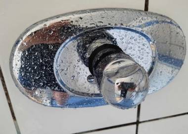 Сантехника, кафель без известкового налёта и пятен